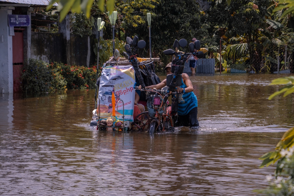 Super Typhoon Fung Wong Strikes the Philippines, Triggering Urgent Evacuations