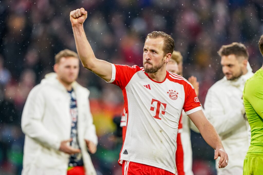 Harry Kane rescues Bayern with late header to preserve unbeaten run