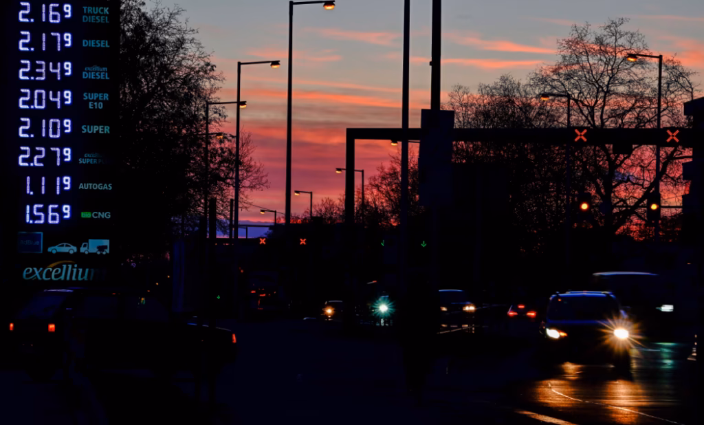 Wall Street Confidence Rises on Positive News Wall Street Confidence Rises on Positive News