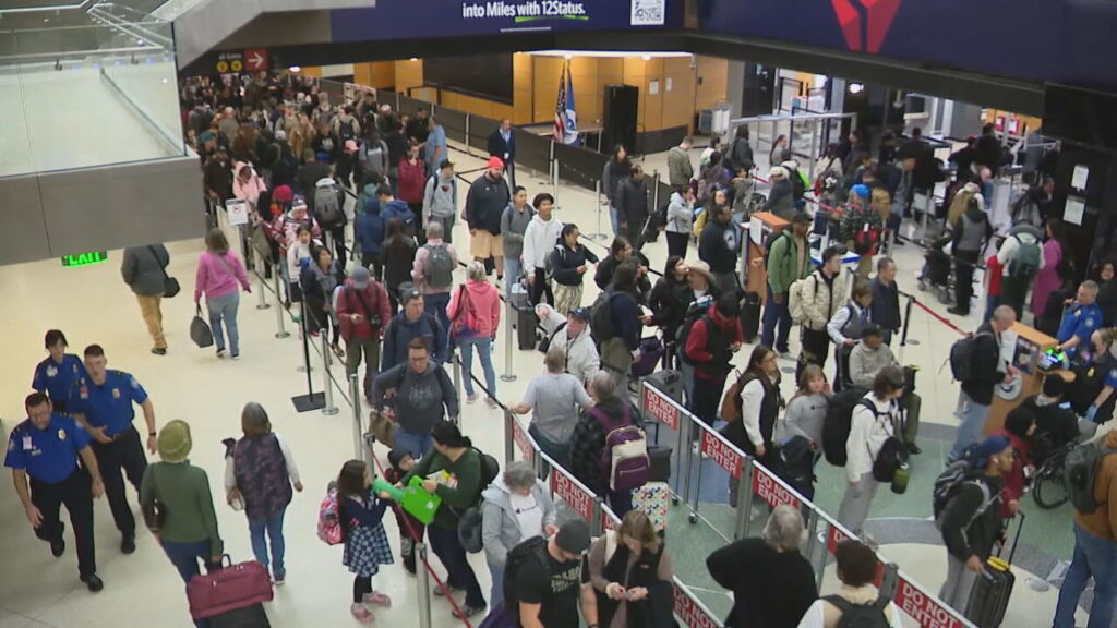 US Summer Travel Costs Surge Amid Fuel Crisis