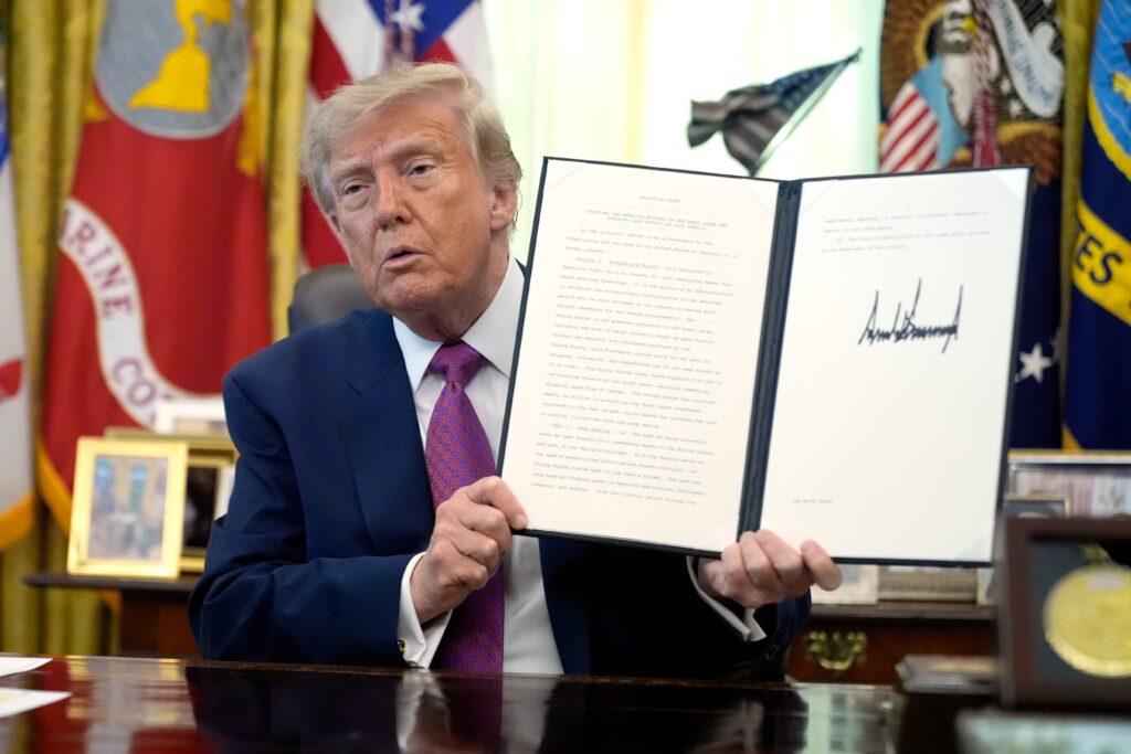 Lake Ontario Renaming Order Signed by Trump