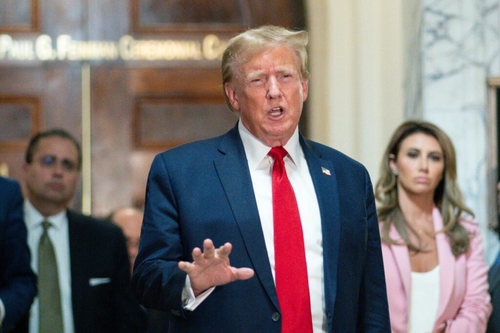 Trump mail voting order faces court hurdles Trump mail voting order faces court hurdles
