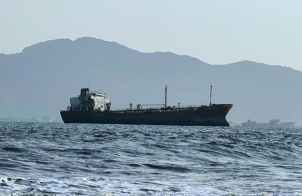 US Iran Shipping Conflict Fuels New Tensions