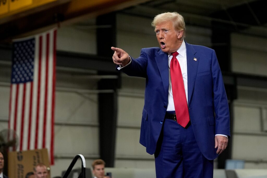 Trump Alabama Campaign Rally Draws Attention Trump Alabama Campaign Rally Draws Attention