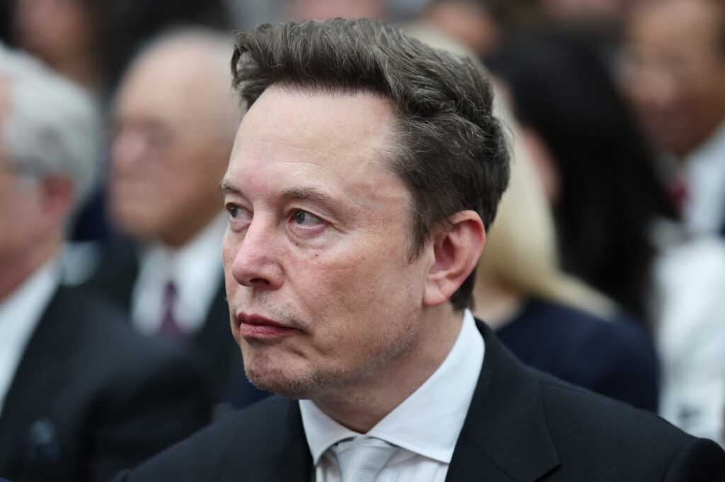 Musk Warns AI Cloud Firms Face Major Debt Crisis
